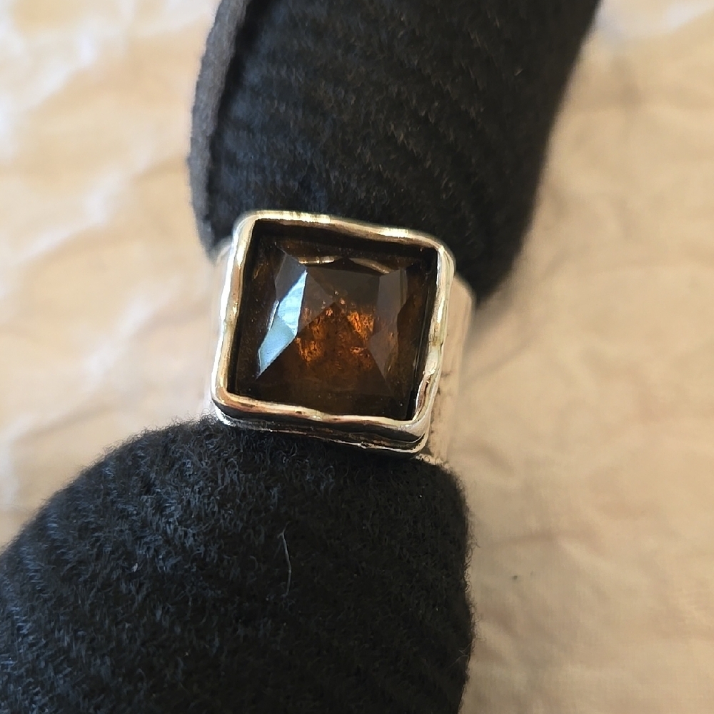 Woman's Silpada Accent ring